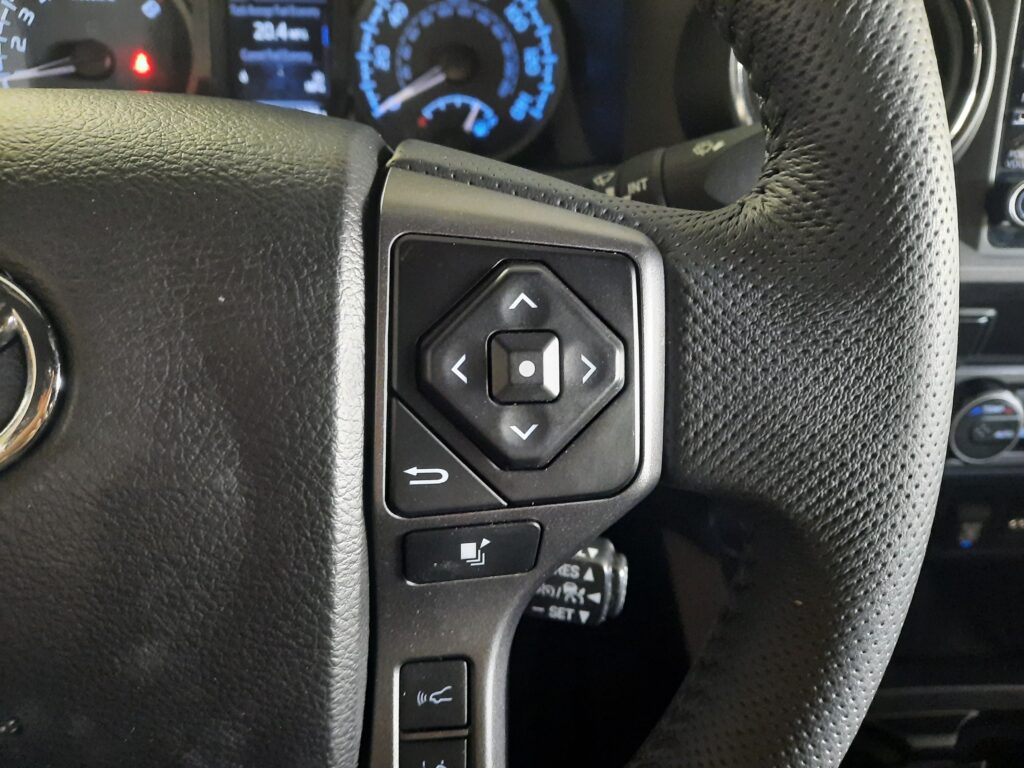 steering wheel directional arrow pad
