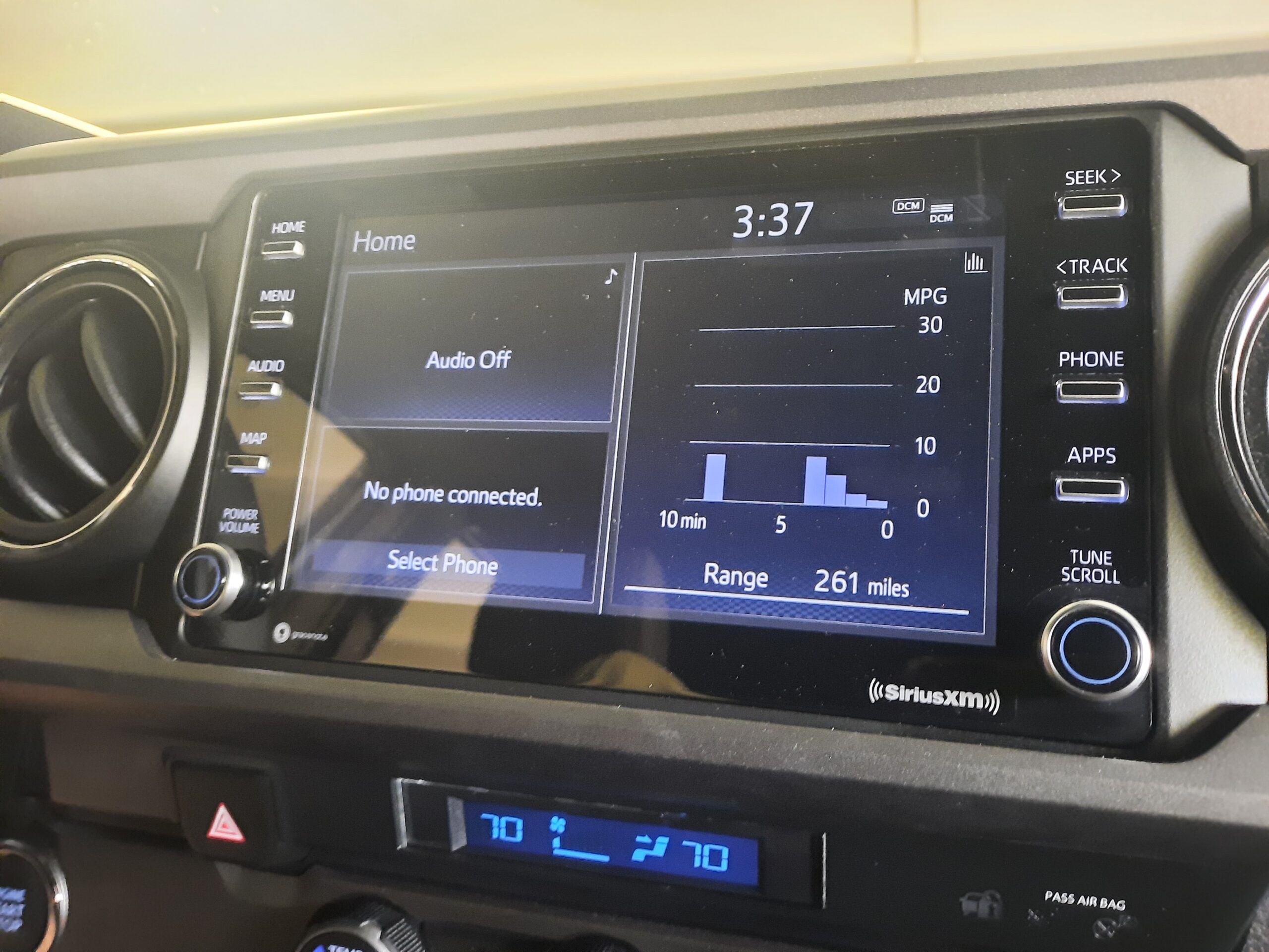 toyota tacoma media screen dashboard